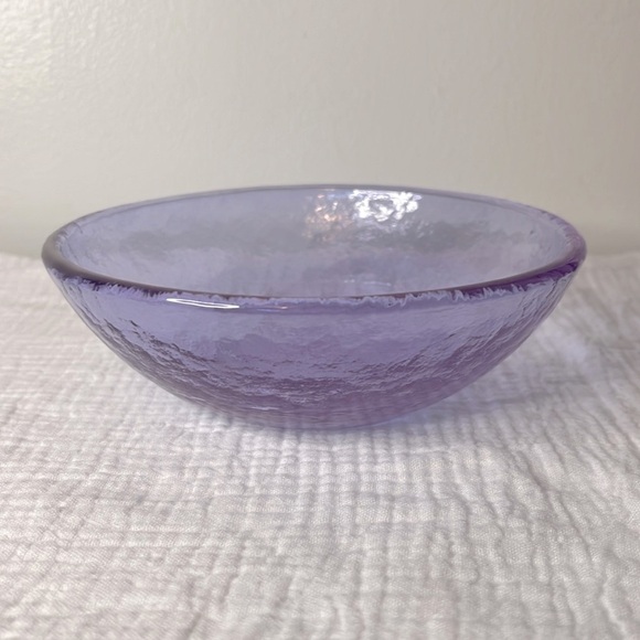 Fire and Light Neodymium Recycled Glass Bowl 6” - Picture 1 of 7